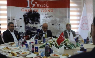 Bakan Kirişci, Ağrı'da Gaziler Günü programına katıldı