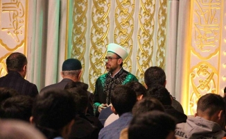 Ağrı İl Müftüsü gençlerle sabah namazında buluştu