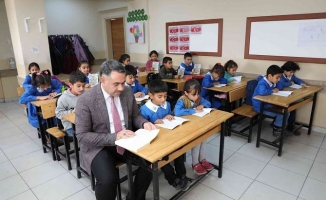 Ağrı’da okul müdürü Mustafa Taştan kitap yazdı