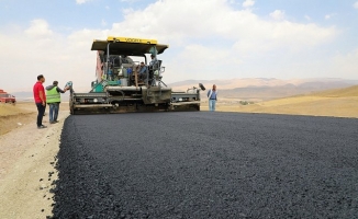 Ağrı'da bin 156 kilometrelik köy yolu asfaltlandı
