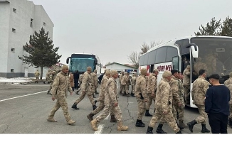 Ağrı'dan afet bölgesine 152 astsubay ve güvenlik korucusu gönderildi