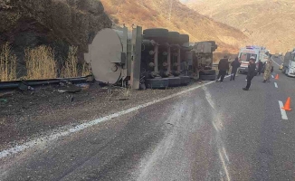 Ağrı’da kaza yapan tanker sürücüsü hayatını kaybetti