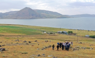 AİÇÜden 15 Temmuza Anlamlı Anma: Balık Gölünde Zirve Tırmanışı