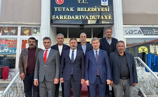 Tutak Belediye Başkanı Fevzi Sayan, AİÇÜ Rektörü Prof. Dr. İlhami Gülçini Ağırladı