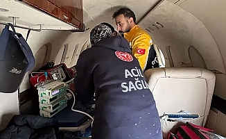 Ağrı’da Dirençli Nöbet Geçiren Bebek Ankara’ya Sevk Edildi