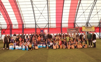 Ağrı’da minikler futbol turnuvası tamamlandı