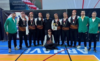 Ağrı ekibi halk oyunlarında bölge birincisi oldu