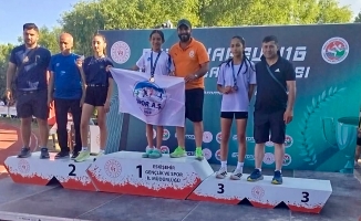 Ağrı'nın Yıldız Kızları Türkiye Şampiyonası'ndan Çifte Madalyayla Döndü