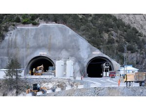 Yeni Zigana Tünelinde 7 Bin 700 Metre Kazıldı