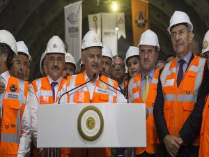 Başbakan Yıldırım: Sabuncubeli Tünelleri İzmir İle Manisa'yı Birbirine Yakınlaştırdı