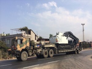 Suriye Sınırına Askeri Sevkiyat Yapıldı