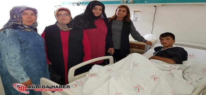 Ak Parti Ağrı Kadın Kolları Taşlıçay'da 62 Çocuk Sünnet Ettirildi