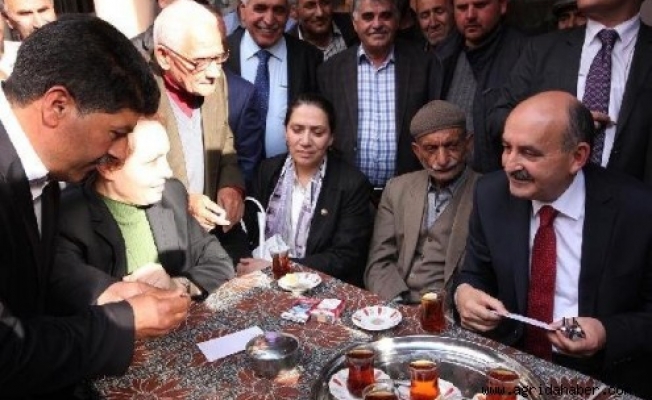 Müezzinoğlundan Sigarayı Bırakacağını Söyleyen İşçiye Takım Elbise Sözü