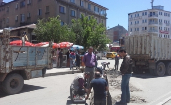 AĞRI BELEDİYESİ HALKIN ACİL HİZMETLERİNE ÖNCELİK VERİYOR