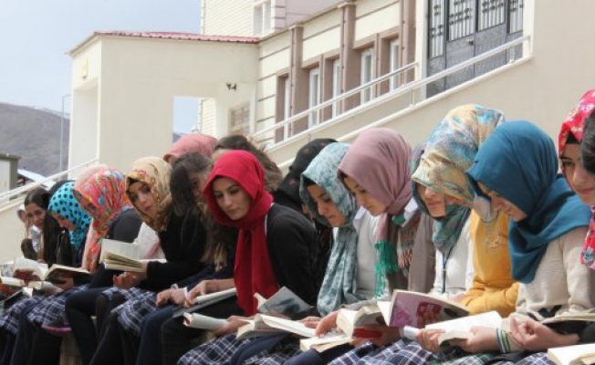 Bingölde Kitap Okuma Şenliği