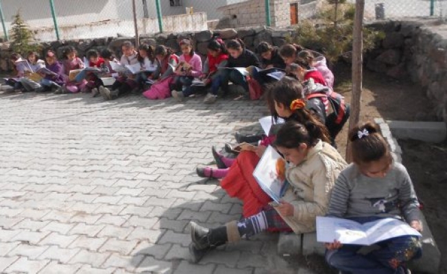 Muradiyede kitap okuma etkinliği