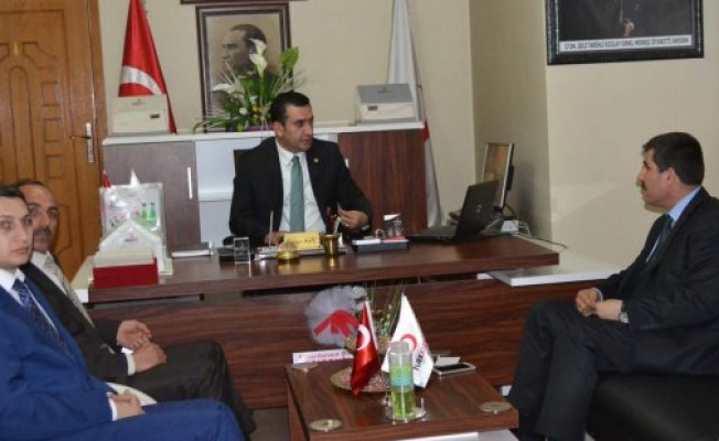 Başkan Asyadan Türk Kızılayına ziyaret