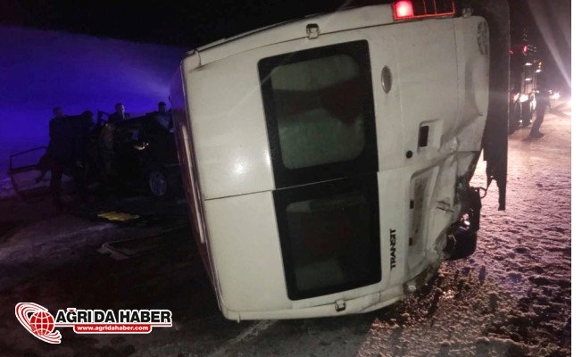 Sivas#039;ta Trafik Kazası: 16 Yaralı!