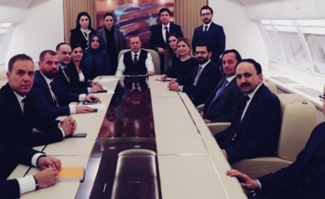 Cumhurbaşkanı Erdoğan Üçlü zirveyi Uçakta değerlendirdi