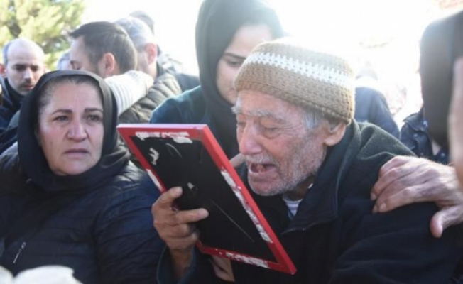 Kaza Yapan Uçak#039;ta Hayatını Kaybeden Kadına Acı Veda