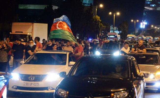Azerbaycan#039;da Halkın talebi: Bize Silah verin”
