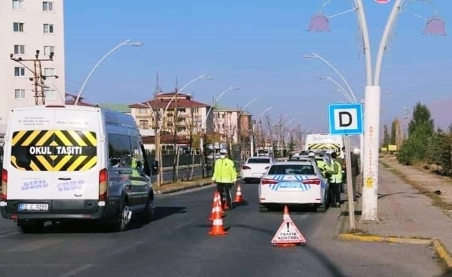 Ağrı#039;da Trafik Uygulamasıyla Öğrenci Servisleri Denetlendi
