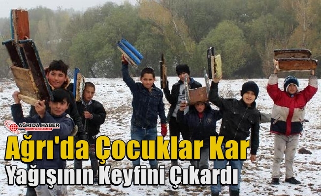 Ağrı#039;da Çocuklar Kar Yağışının Keyfini Çıkardı