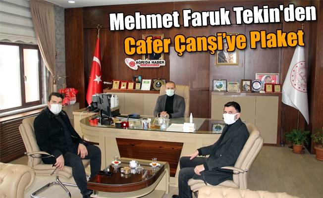 Mehmet Faruk Tekin#039;den Cafer Canşiye Plaket