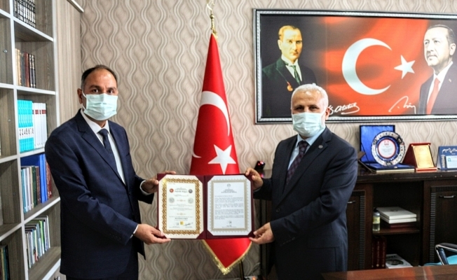 Helal olsun hocam, 55 yaşında hafız oldu