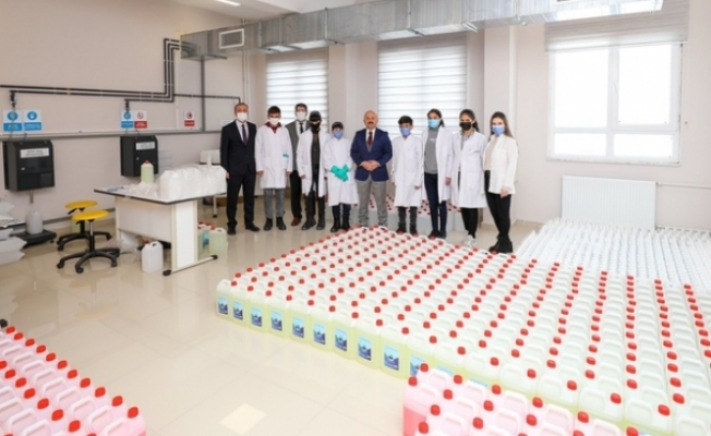 Ağrı Valisi Varol, TOBB Mesleki ve Teknik Anadolu Lisesini ziyaret etti