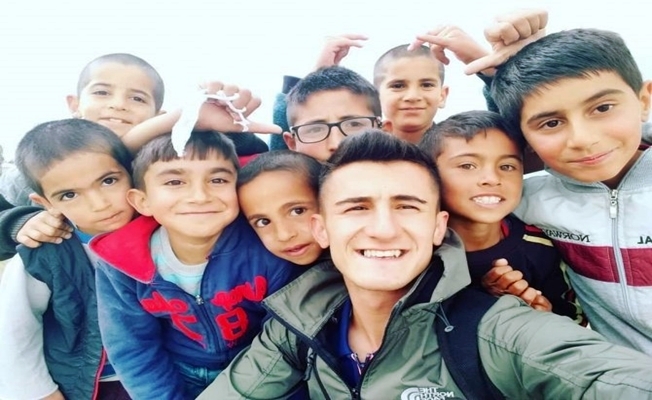 Diyadin#039;deki çocuklar fotoğraf çekmeyi öğreniyor