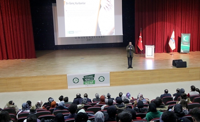 AİÇÜ#039;de Bağımlılıkla Mücadele Konferansı” düzenlendi