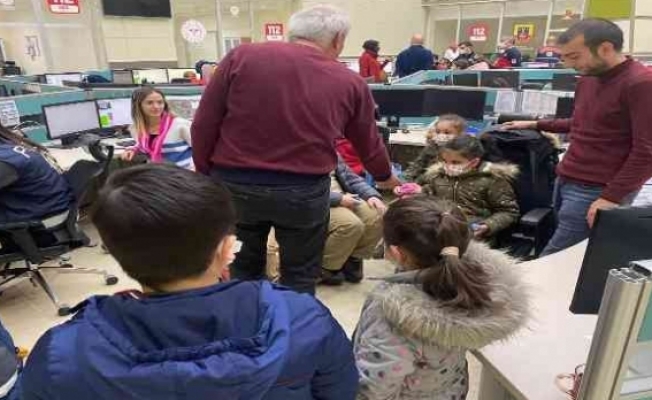 Minikler 112 Acil Çağrı Merkezini ziyaret etti