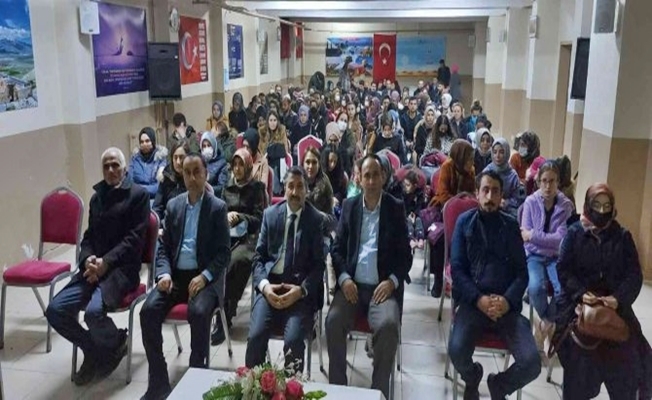 Eleşkirt#039;te öğretmenlere seminer verildi