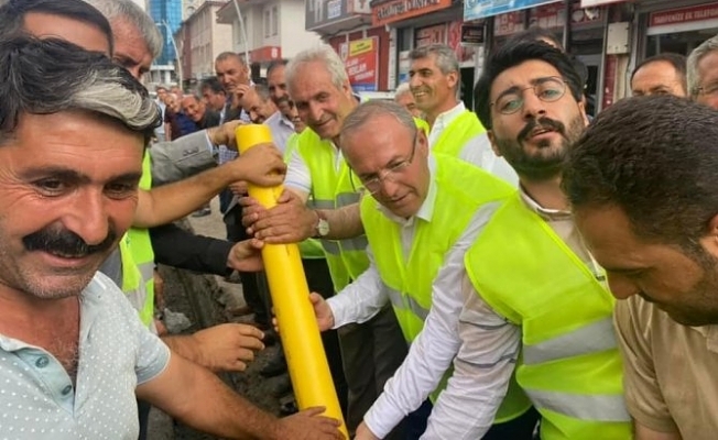 Eleşkirt#039;te doğalgaz çalışmalarına başlandı