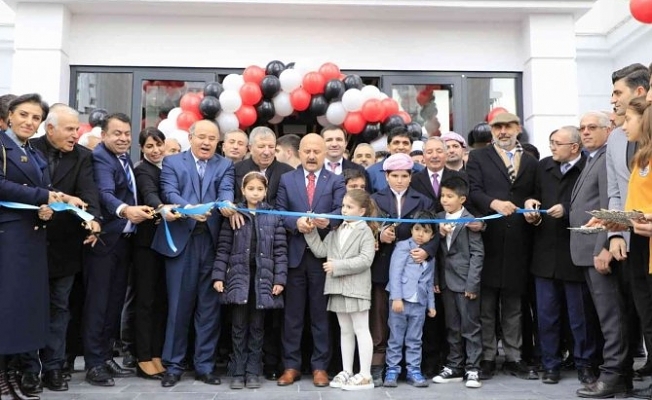 Doğubayazıt#039;ta Ömer Çoktin Fen Lisesi açıldı