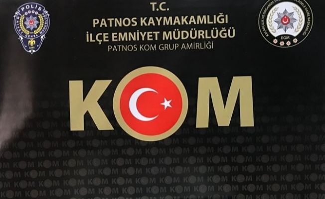 Patnos#039;ta 350 bin liralık kaçak cep telefonu ele geçirildi