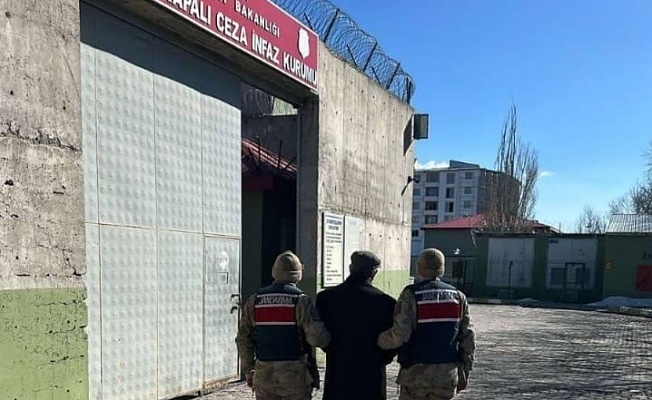 Ağrıda çeşitli suçlardan aranan 4 firari yakalandı