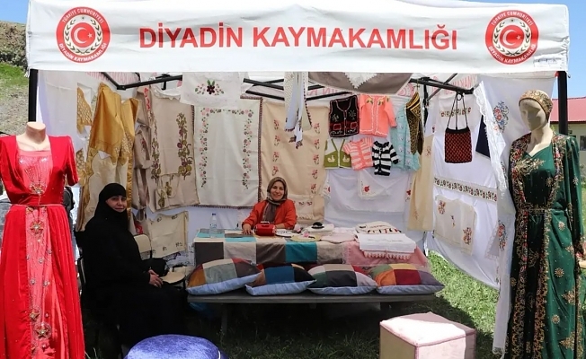 Diyadinde yıl sonu sergisi