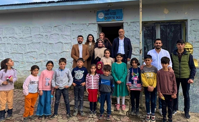 Ağrıda Öğretmenler Gününe özel 24 okul, 24 köy ziyareti