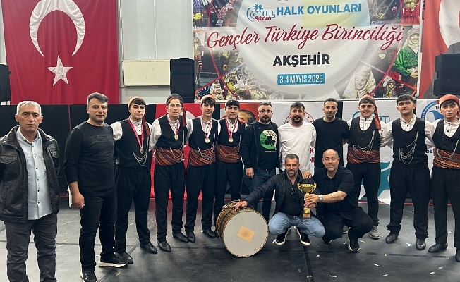 Ağrı Cumhuriyet Anadolu Lisesi, halk oyunlarında Türkiye şampiyonu oldu
