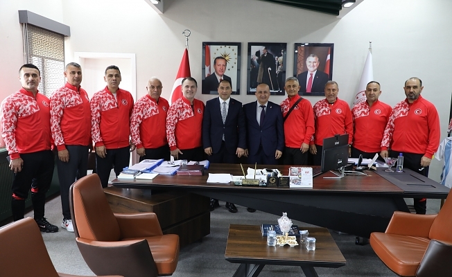 Karate Milli Takımından Çelebiyi Teşekkür Ziyareti
