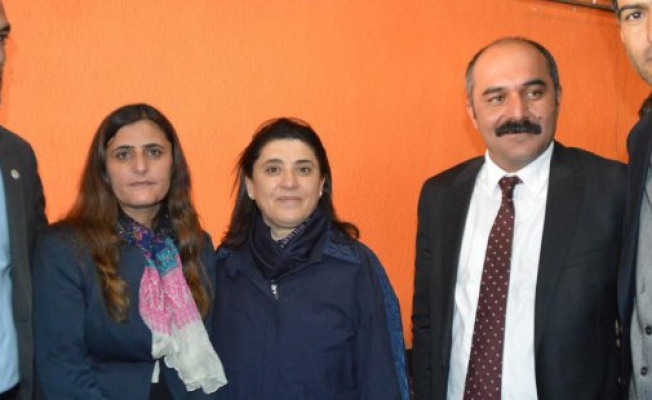 Leyla Zana, Eleşkirtteki Seçim Bürosunun Açılışına Katıldı