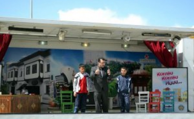 Malatya Büyükşehir Belediyesi Şehir Tiyatroları ilçeleri gezdi