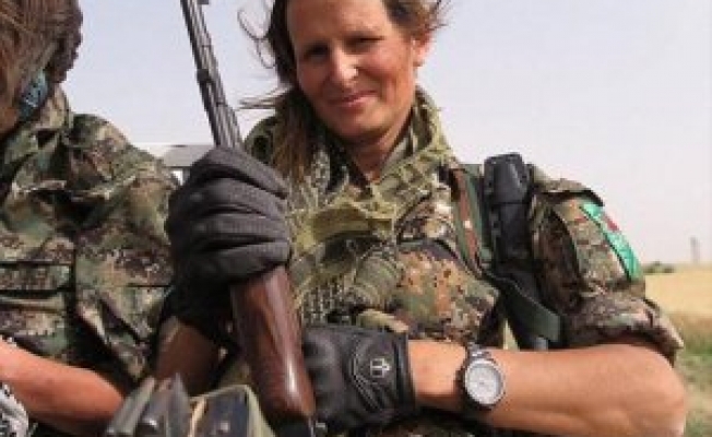 Kanadalı Model YPG Saflarında