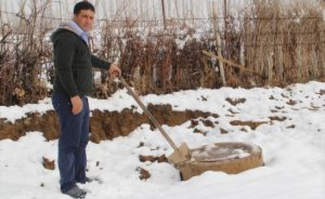 Başkalede Kanalizasyon Sistemi Çöktü