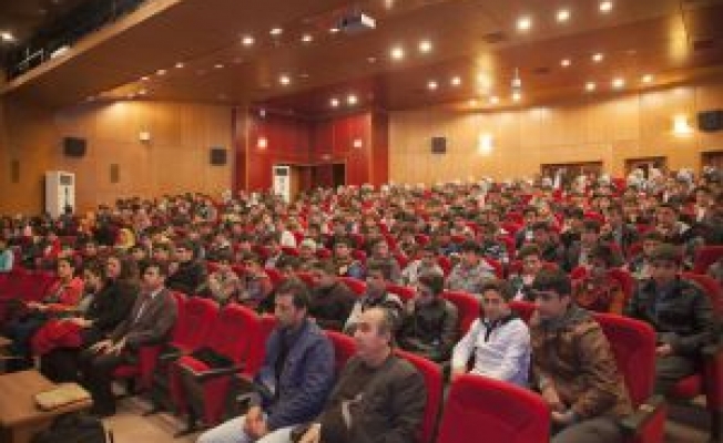 Bitlis Ahlatta İstiklal Marşının Kabulü Ve Mehmet Akif Ersoyu Anma Günü