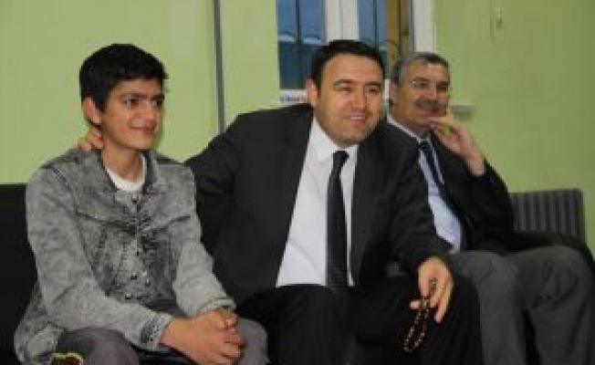 Ağrı Valisi Işının Öğrenci Yurdu Ziyareti