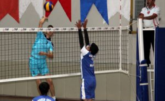 Voleybol: Küçükler Grup Müsabakaları
