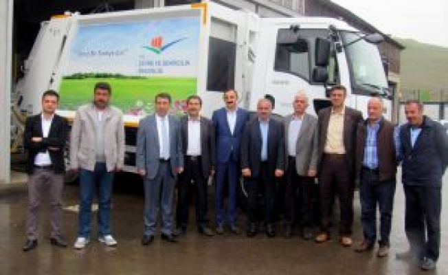 Sarıkamış Belediyesi Çöp Kamyonu Aldı